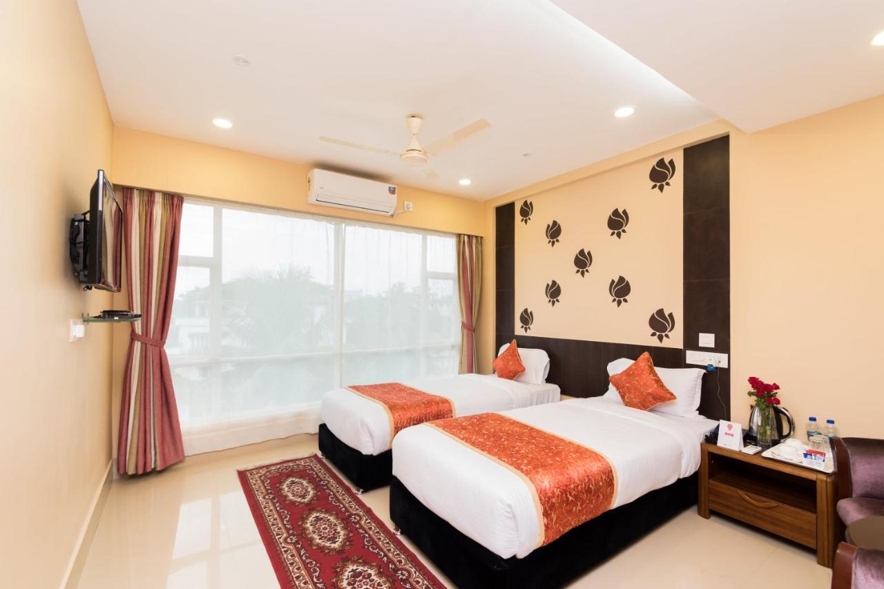 Oyo 9202 Hotel Central Courtyard Siliguri Exterior photo