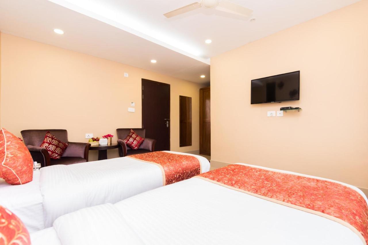 Oyo 9202 Hotel Central Courtyard Siliguri Exterior photo